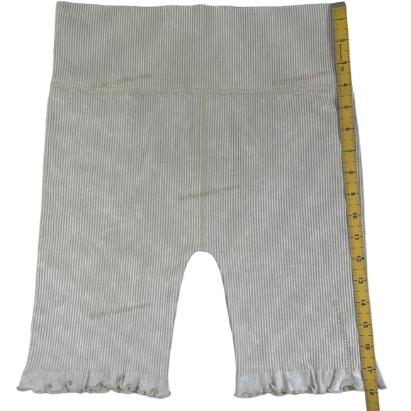 NWT • Ruffle Set - Seamless Bra and Short - Picture 15 of 16